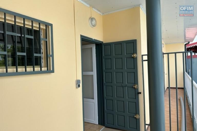 A louer appartement en duplex type F3/4 à proximité immédiat du centre vile de saint-andré
