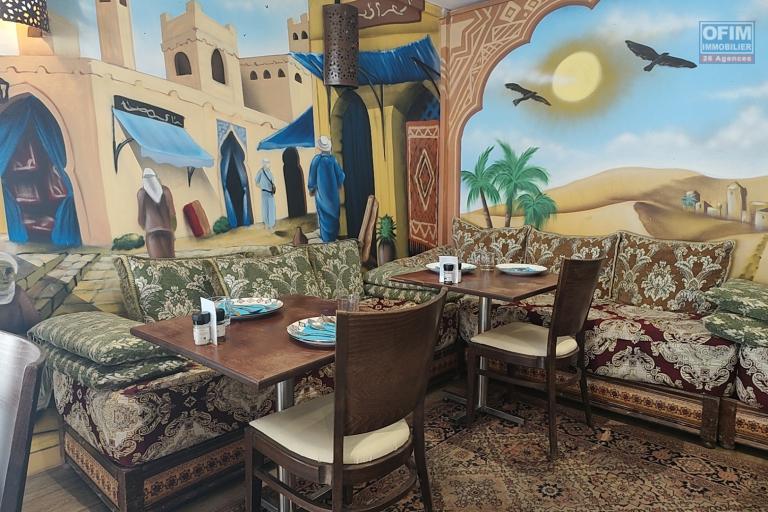 À vendre : Fonds de commerce d’un restaurant de spécialités orientales à Saint-Louis (974) - Salle de restauration