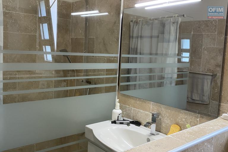 A vendre maison moderne  avec jardin opportunitée rare à Saint-Leu.