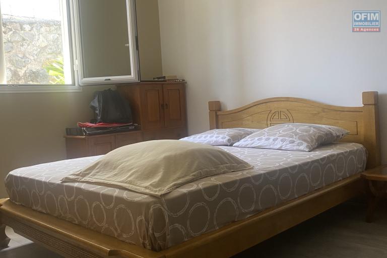 A vendre maison moderne  avec jardin opportunitée rare à Saint-Leu.