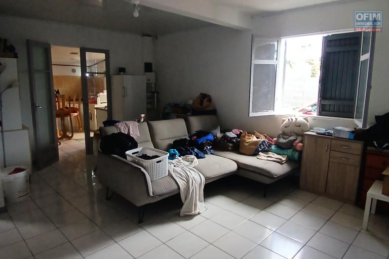 A LOUER maison F4 non meublée sur Saint-Gilles Les Hauts à 900 euros!