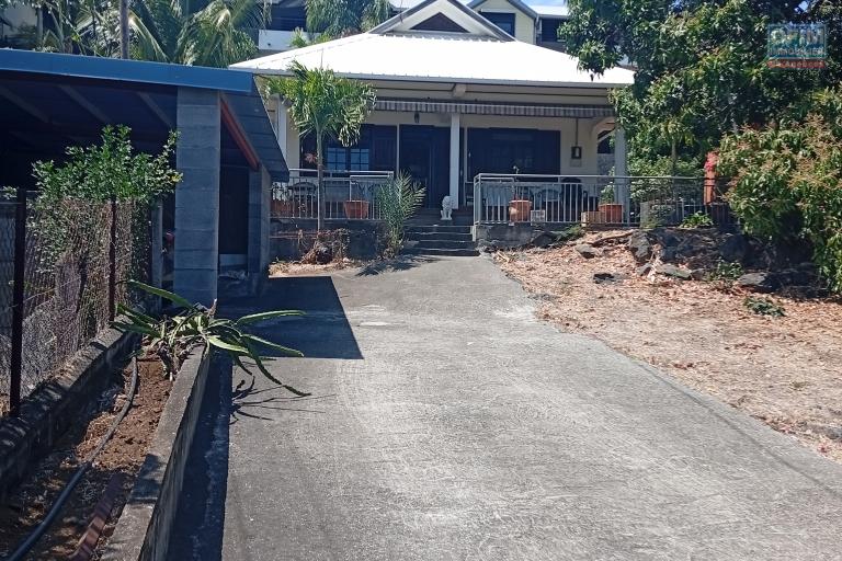 Villa sur 900M2 de terrain