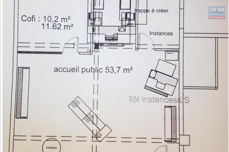 A LOUER LOCAL COMMERIAL DE 110 M2 À LA GRANDE MONTEE