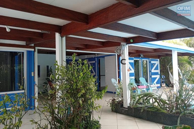 A Vendre Villa F5 + T2 de 200 M2 Habitable à proximité de la Plage de Trou d'eau à la Saline Les Bains - VARANGUE