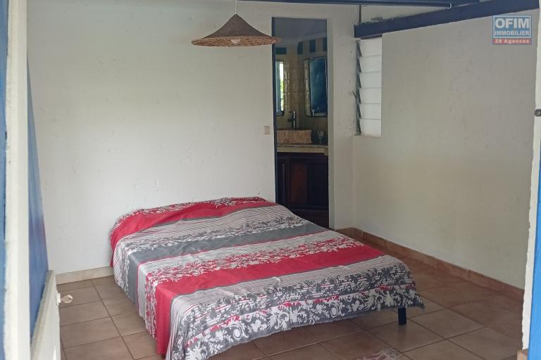 A Vendre Villa F5 + T2 de 200 M2 Habitable à proximité de la Plage de Trou d'eau à la Saline Les Bains - CHAMBRE 1