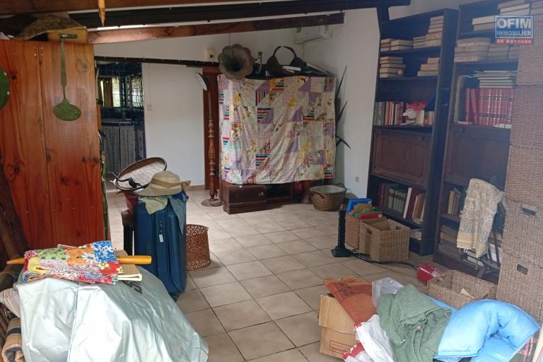A Vendre Villa F5 + T2 de 200 M2 Habitable à proximité de la Plage de Trou d'eau à la Saline Les Bains - CHAMBRE 3