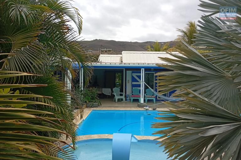 A Vendre Villa F5 + T2 de 200 M2 Habitable à proximité de la Plage de Trou d'eau à la Saline Les Bains