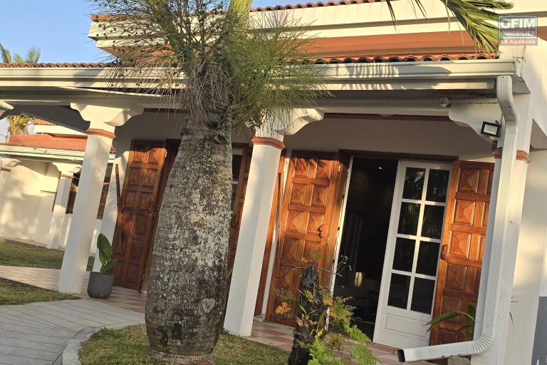 A VENDRE BELLE VILLA PLEIN PIED SUR ST ANDRÉ GRAND CANAL