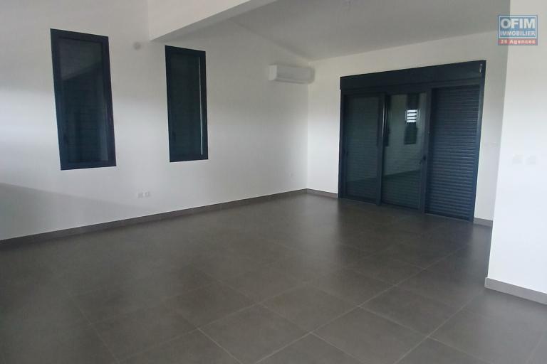 A LOUER bel et spacieux appartement F4 de 98,73 m2 à la Saline Les Hauts!