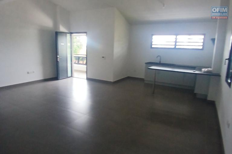A LOUER bel et spacieux appartement F4 de 98,73 m2 à la Saline Les Hauts!