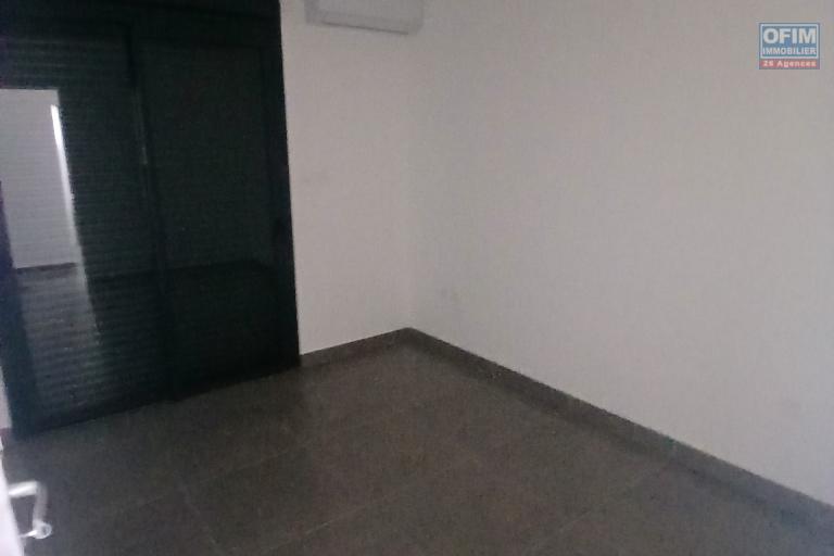A LOUER bel et spacieux appartement F4 de 98,73 m2 à la Saline Les Hauts!
