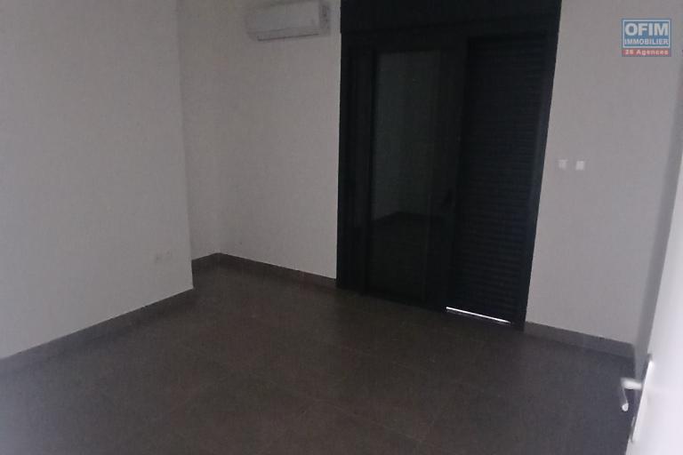 A LOUER bel et spacieux appartement F4 de 98,73 m2 à la Saline Les Hauts!