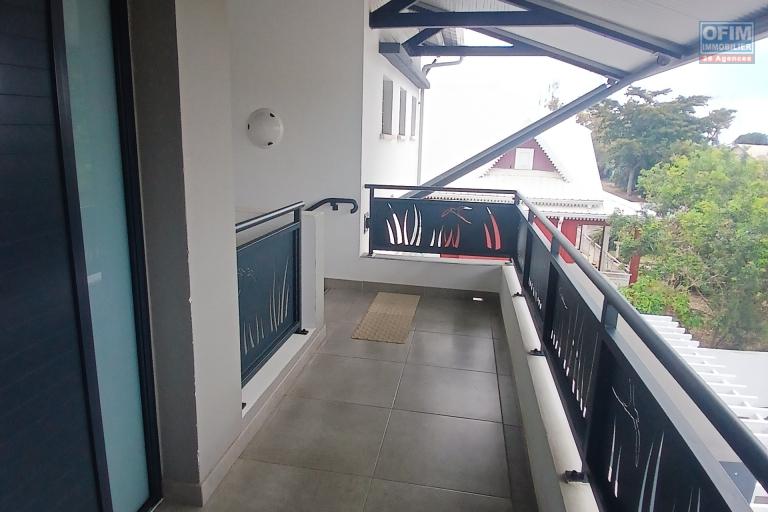A LOUER bel et spacieux appartement F4 de 98,73 m2 à la Saline Les Hauts!