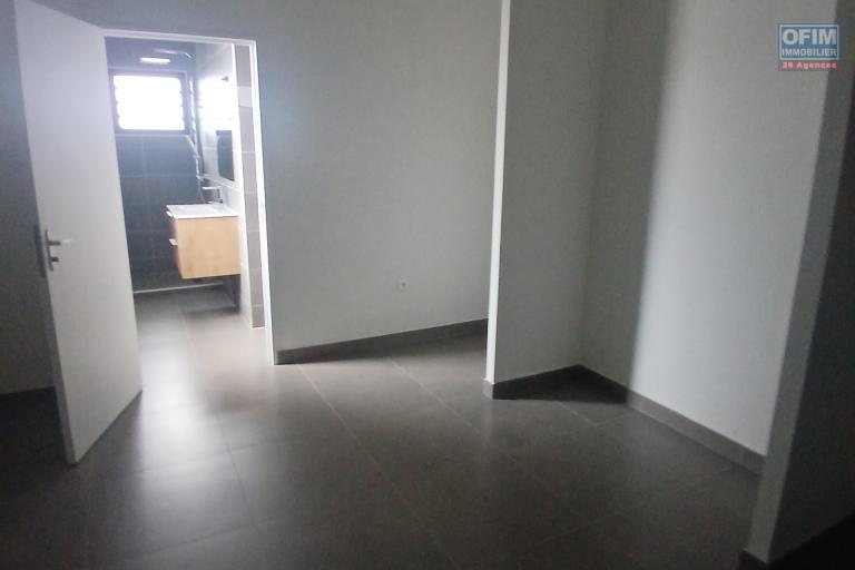 A LOUER bel et spacieux appartement F4 de 98,73 m2 à la Saline Les Hauts!