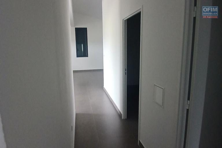 A LOUER bel et spacieux appartement F4 de 98,73 m2 à la Saline Les Hauts!