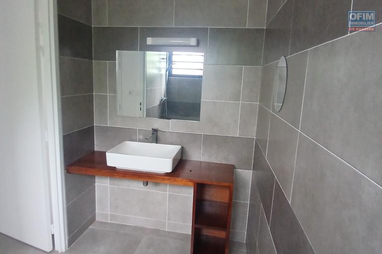 A LOUER bel appartement de type  F3 avec jardin sur la Saline Les Hauts!