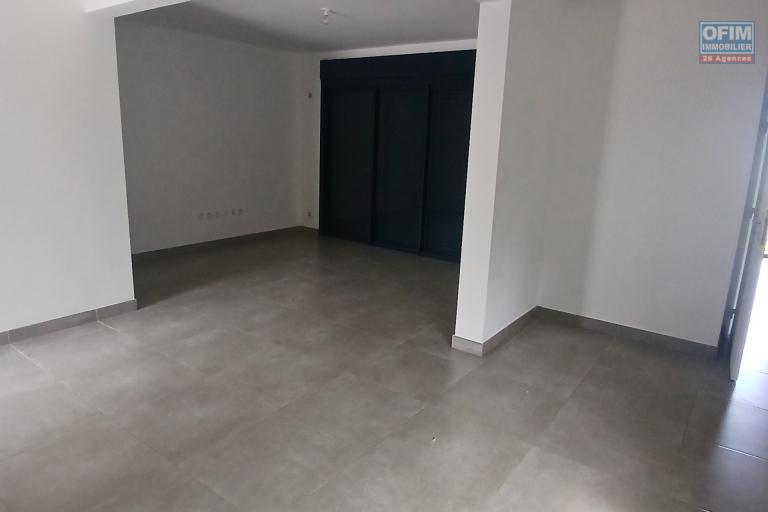 A LOUER bel appartement de type  F3 avec jardin sur la Saline Les Hauts!
