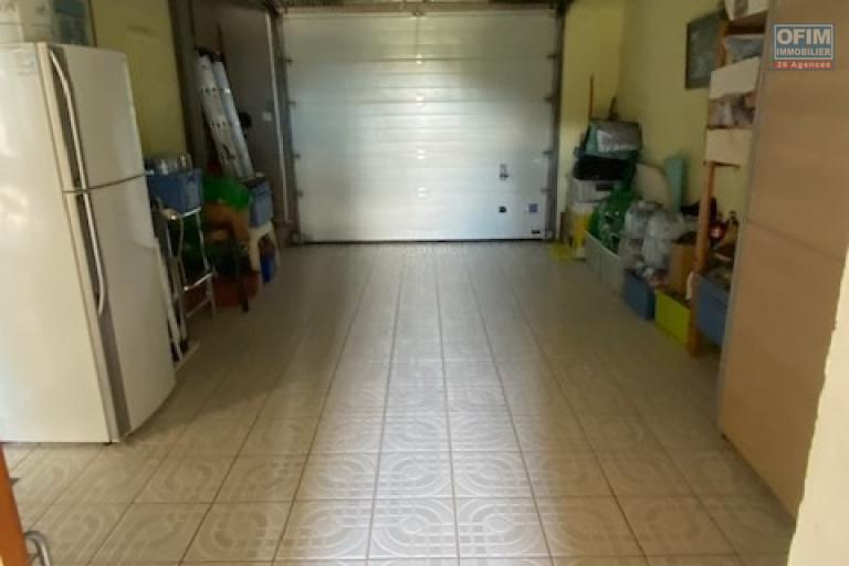 A vendre charmante villa de 4 chambres, à l'entrée de La Montagne au calme d'un petit lotissement .