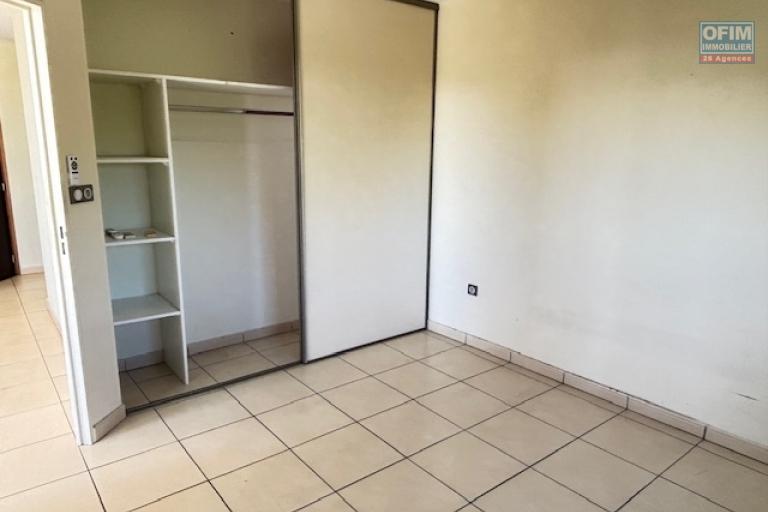 A vendre T3 à Sainte Clotilde dans la residence Lobellia, proche commerces, universités écoles....