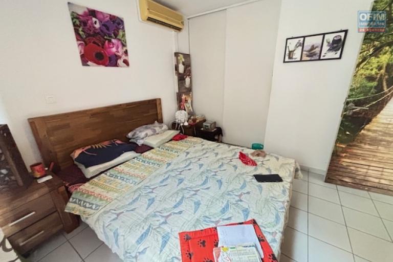 A vendre T2 à St Denis quartier de La Trinité, face au parc.