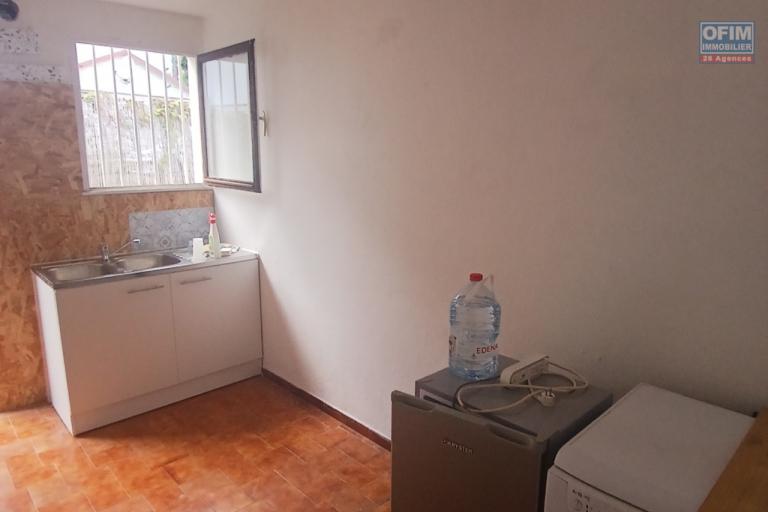 A LOUER Maison de type F4 sur l'Eperon à SAINT-GILLES LES HAUTS à 1120,05 euros !