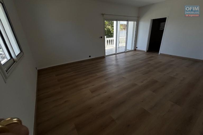 A louer villa T5/6 de plein pieds avec jardin et piscine à La Montagne