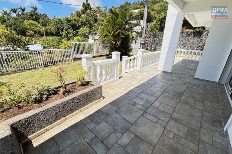 A louer villa T5/6 de plein pieds avec jardin et piscine à La Montagne