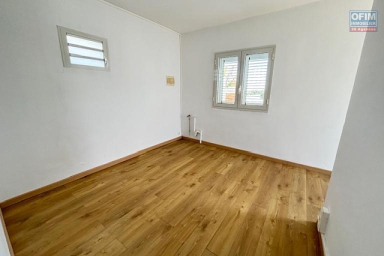 A louer villa T5/6 de plein pieds avec jardin et piscine à La Montagne
