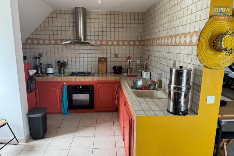 A vendre magnifique appartement duplex atypique de type F3 d'environ 83 m² le tampon Trois Mares