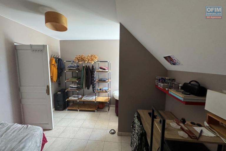 A vendre magnifique appartement duplex atypique de type F3 d'environ 83 m² le tampon Trois Mares