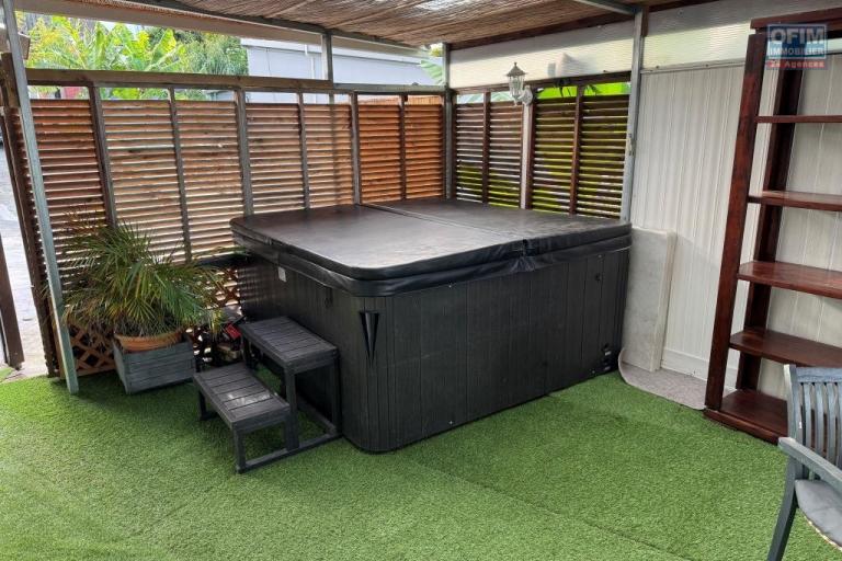 A vendre magnifique villa meublée de type F4 avec grande mezzanine au Tampon 13 éme