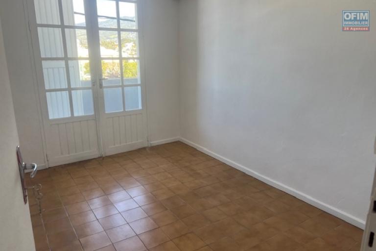 A louer Appartement T4 centre ville de SAINT LOUIS