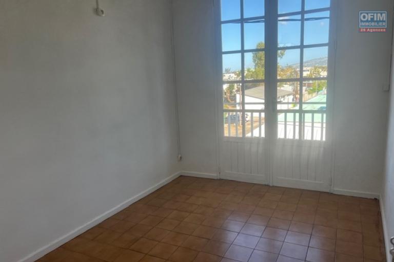 A louer Appartement T4 centre ville de SAINT LOUIS
