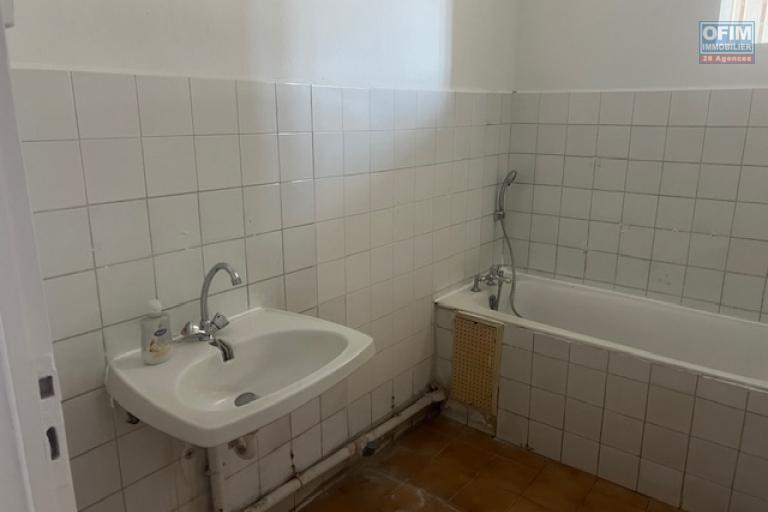 A louer Appartement T4 centre ville de SAINT LOUIS