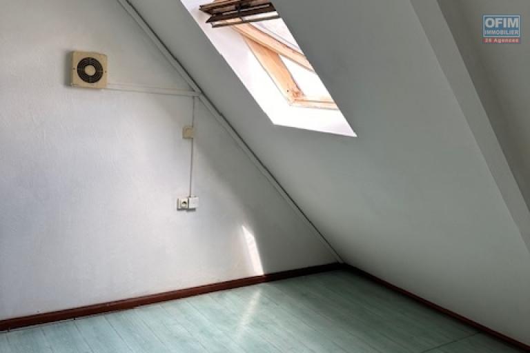 Venez découvrir cette belle Villa Duplex F5 au Tampon dans le quartier calme de la Pointe