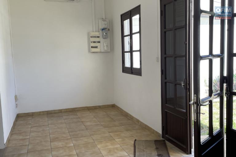 Local professionnel a louer