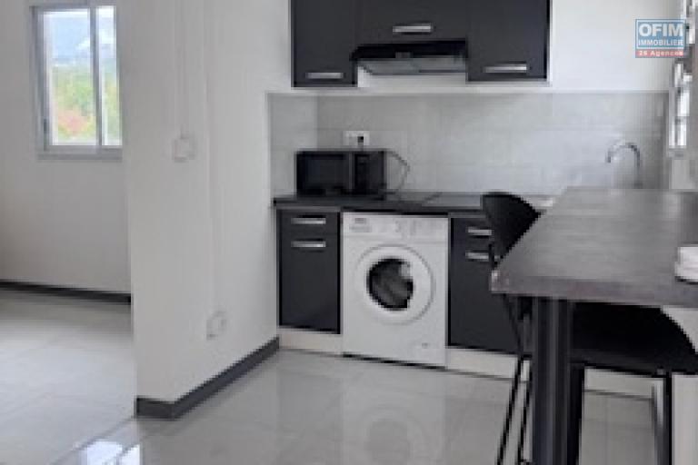 A louer ce jolie appartement de type F1 Meublé sur le hauteurs de bois de nèfles Sainte Clotilde