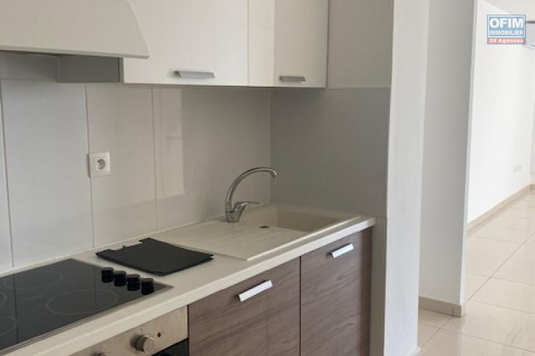 A vendre ce bel et spacieux de type  F1 de 41,32m2 habitable sur la résidence PASSERELLE à Sainte Clotilde.