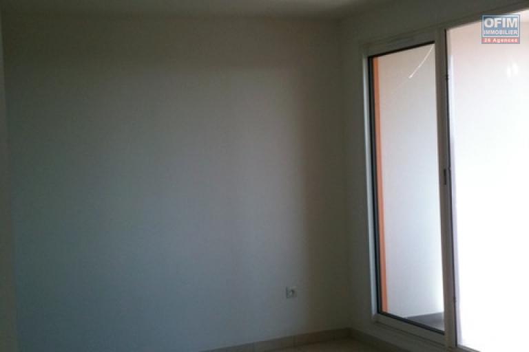 A vendre bel appartement de type F2 de 44,97m2 habitable sur la résidence LE FLORENTIN à Sainte Clotilde.