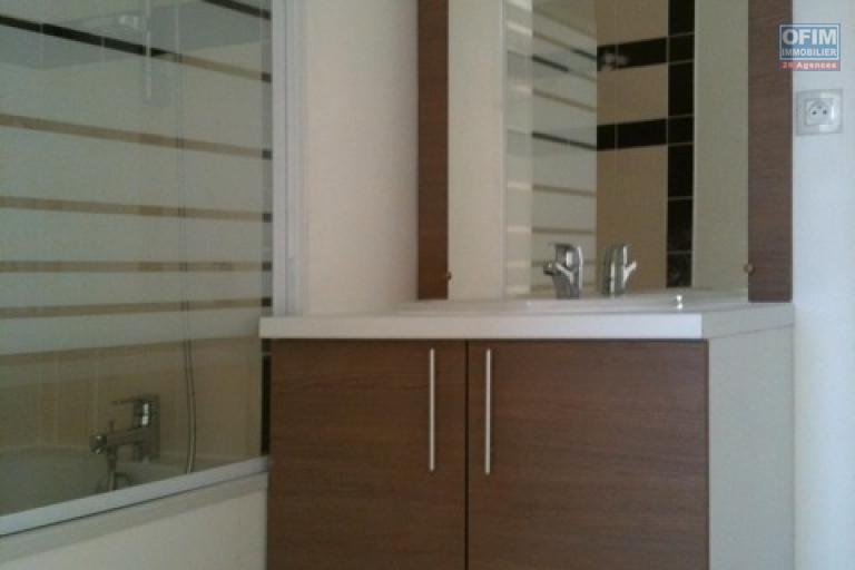 A vendre bel appartement de type F2 de 44,97m2 habitable sur la résidence LE FLORENTIN à Sainte Clotilde.