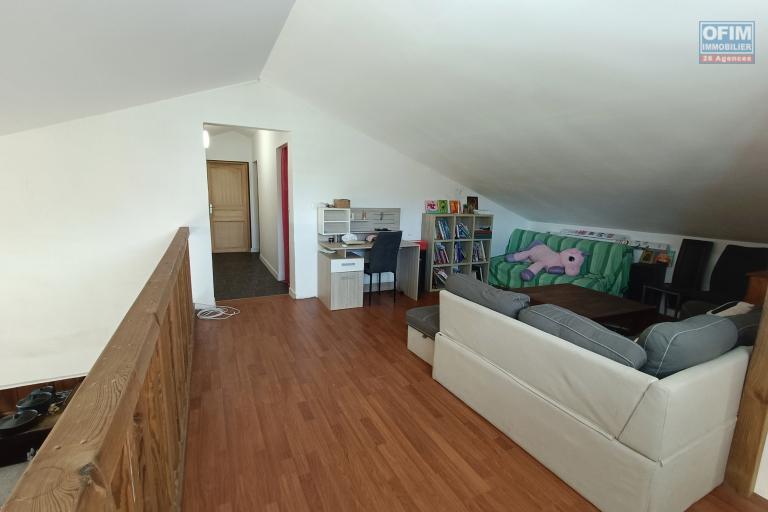A Vendre à Sainte-Anne magnifique villa 5 chambres de 200 m2 habitables + 100 m2 de varangue