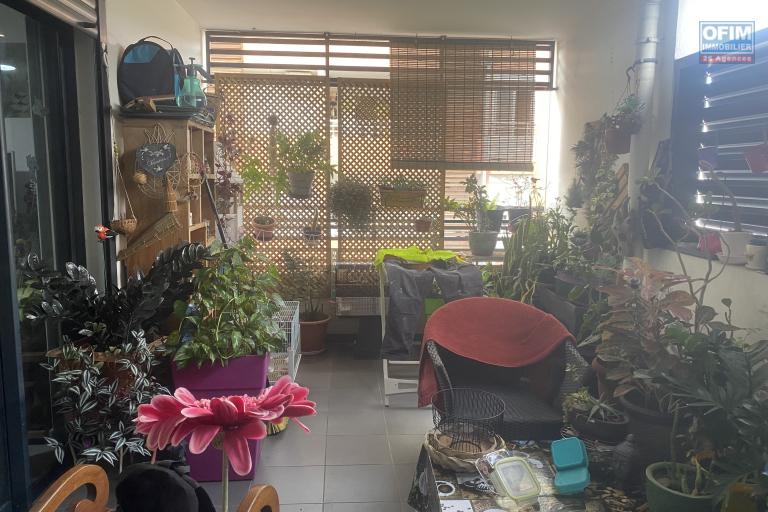A vendre appartement T2 avec varangue et Parking en sous-sol- La Possession.