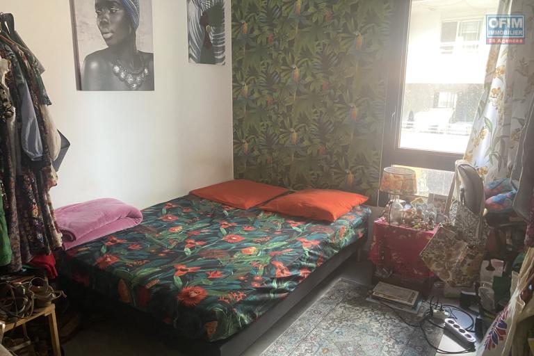 A vendre appartement T2 avec varangue et Parking en sous-sol- La Possession.