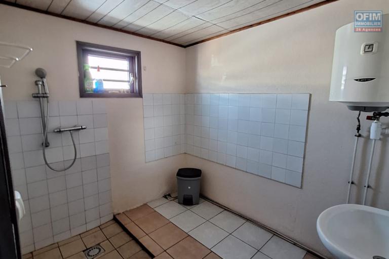 A vendre maison à la Rivière des Galets  Possession