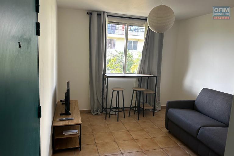 A louer Studio meublé de 19,66  m² dans Résidence étudiante central fac 8 à proximité du CHU de Saint-Pierre