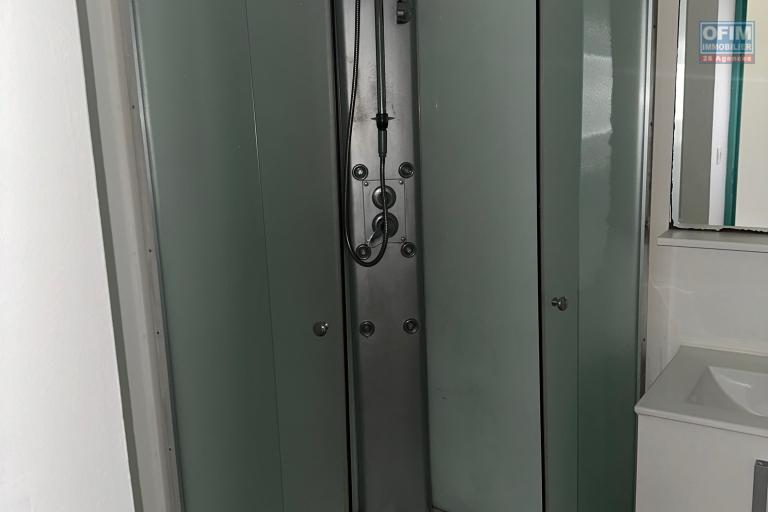 A louer Studio meublé de 19,66  m² dans Résidence étudiante central fac 8 à proximité du CHU de Saint-Pierre