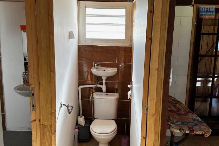 A vendre Maison Bourbon Bois type F3/4 au 2ème village de la plaine des palmistes sur 409 m² de terrain
