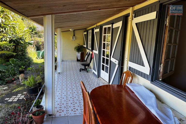 A vendre Maison Bourbon Bois type F3/4 au 2ème village de la plaine des palmistes sur 409 m² de terrain