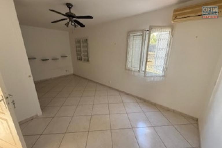 À vendre Appartement F3/F4 en rez-de- jardin avec vue mer