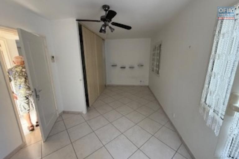 À vendre Appartement F3/F4 en rez-de- jardin avec vue mer